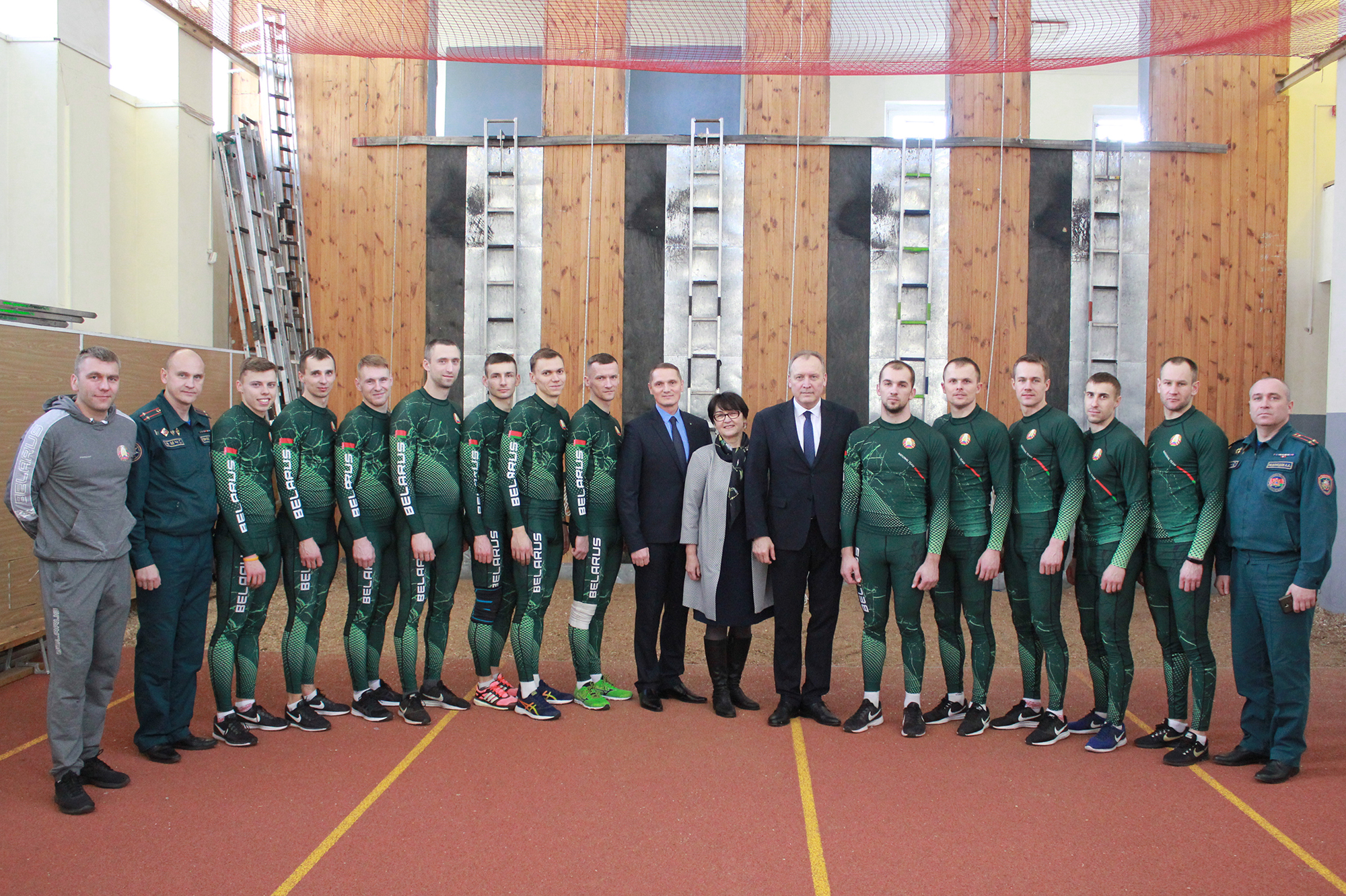 Владимир Ващенко встретился с мужской сборной командой по пожарно-спасательному спорту